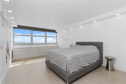 Condominio en alquiler en Hallandale Beach, Florida, 2 dormitorios, 148.64 m2 № 1691617 - foto 26