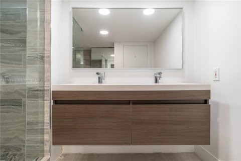 Condominio en alquiler en Hallandale Beach, Florida, 2 dormitorios, 148.64 m2 № 1691617 - foto 22