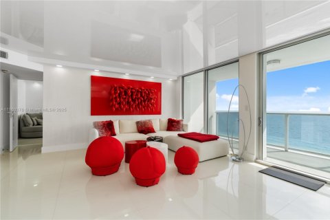Condominio en alquiler en Hallandale Beach, Florida, 2 dormitorios, 148.64 m2 № 1691617 - foto 12