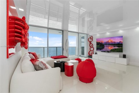 Condominio en alquiler en Hallandale Beach, Florida, 2 dormitorios, 148.64 m2 № 1691617 - foto 7
