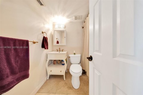 Adosado en venta en Pembroke Pines, Florida, 2 dormitorios, 111.11 m2 № 2029173 - foto 8