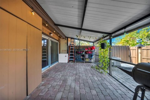 Adosado en venta en Pembroke Pines, Florida, 2 dormitorios, 111.11 m2 № 2029173 - foto 18