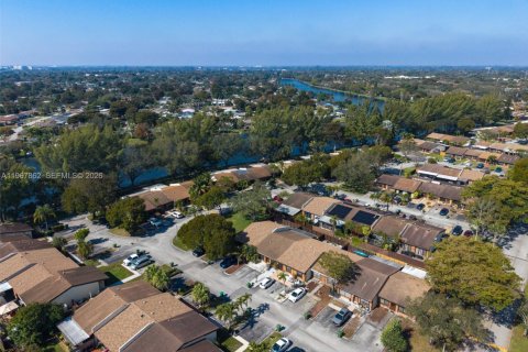 Adosado en venta en Pembroke Pines, Florida, 2 dormitorios, 111.11 m2 № 2029173 - foto 22