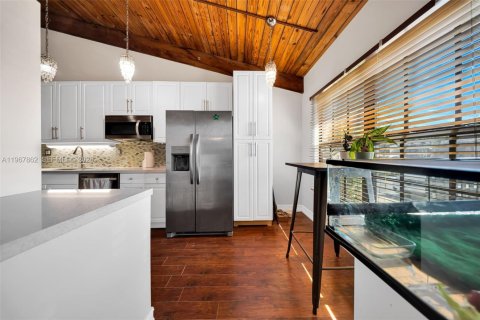 Adosado en venta en Pembroke Pines, Florida, 2 dormitorios, 111.11 m2 № 2029173 - foto 3