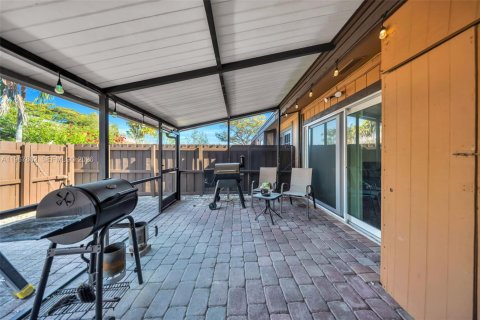 Adosado en venta en Pembroke Pines, Florida, 2 dormitorios, 111.11 m2 № 2029173 - foto 17