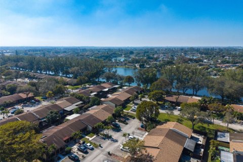 Adosado en venta en Pembroke Pines, Florida, 2 dormitorios, 111.11 m2 № 2029173 - foto 23