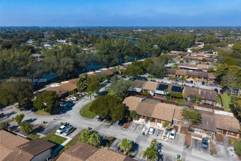 Adosado en venta en Pembroke Pines, Florida, 2 dormitorios, 111.11 m2 № 2029173 - foto 21