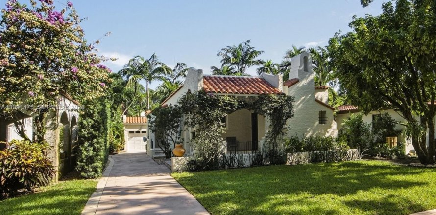 Casa en Coral Gables, Florida 3 dormitorios, 152.45 m2 № 2381916