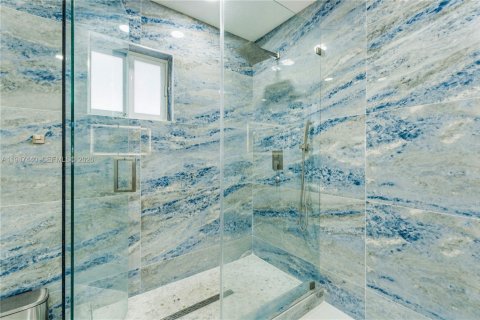 House in Miami, Florida 3 bedrooms, 115.29 sq.m. № 2003385 - photo 27