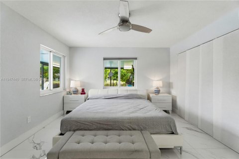 House in Miami, Florida 3 bedrooms, 115.29 sq.m. № 2003385 - photo 21