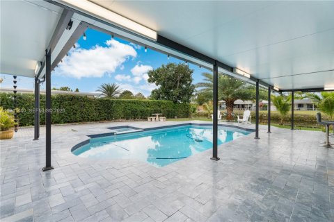 House in Miami, Florida 3 bedrooms, 115.29 sq.m. № 2003385 - photo 30