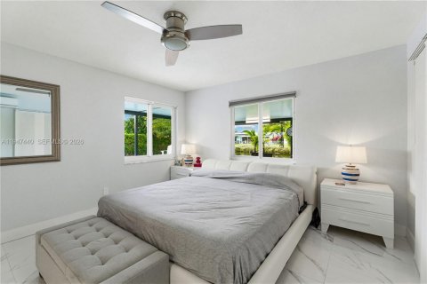 House in Miami, Florida 3 bedrooms, 115.29 sq.m. № 2003385 - photo 22