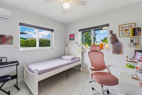 House in Miami, Florida 3 bedrooms, 115.29 sq.m. № 2003385 - photo 19