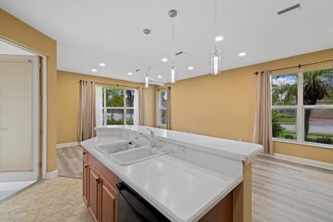 Condo in North Port, Florida, 3 bedrooms  № 1514738 - photo 11