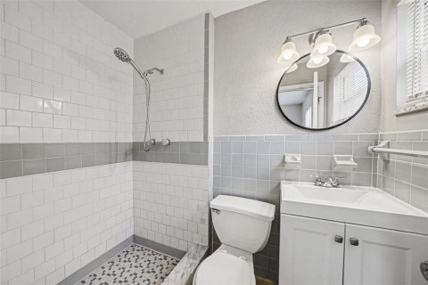 House in Tampa, Florida 3 bedrooms, 87.79 sq.m. № 2219798 - photo 17