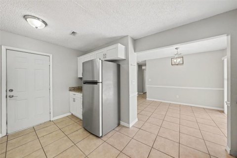 House in Tampa, Florida 3 bedrooms, 87.79 sq.m. № 2219798 - photo 11