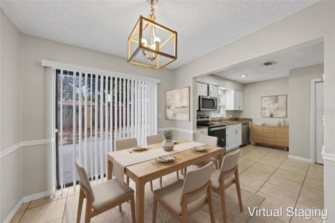 House in Tampa, Florida 3 bedrooms, 87.79 sq.m. № 2219798 - photo 7