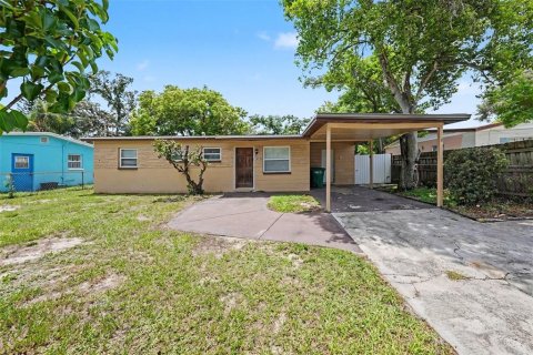 House in Tampa, Florida 3 bedrooms, 87.79 sq.m. № 2219798