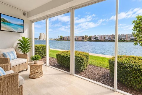 Copropriété à louer à South Pasadena, Floride: 2 chambres, 108.7 m2 № 2386637 - photo 3