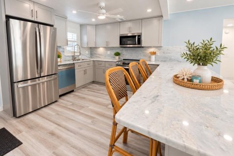 Copropriété à louer à South Pasadena, Floride: 2 chambres, 108.7 m2 № 2386637 - photo 13