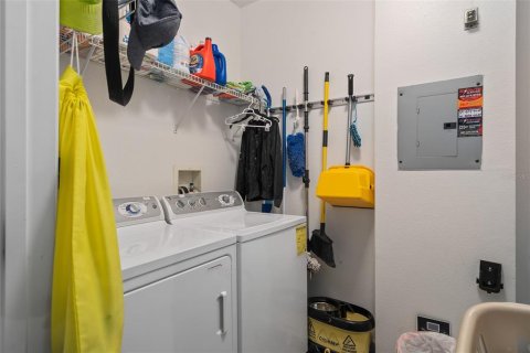 Condo in Orlando, Florida, 3 bedrooms  № 2208863 - photo 20