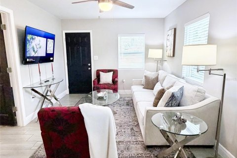 House in Lakeland, Florida 2 bedrooms, 97.55 sq.m. № 2123036 - photo 3