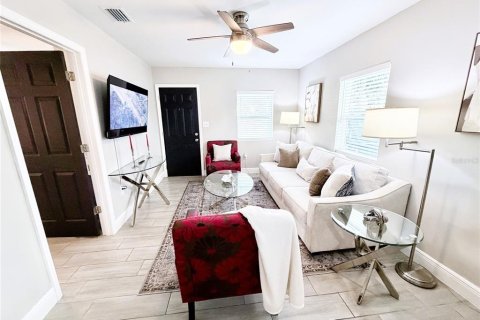 House in Lakeland, Florida 2 bedrooms, 97.55 sq.m. № 2123036 - photo 7