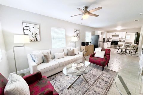 House in Lakeland, Florida 2 bedrooms, 97.55 sq.m. № 2123036 - photo 6