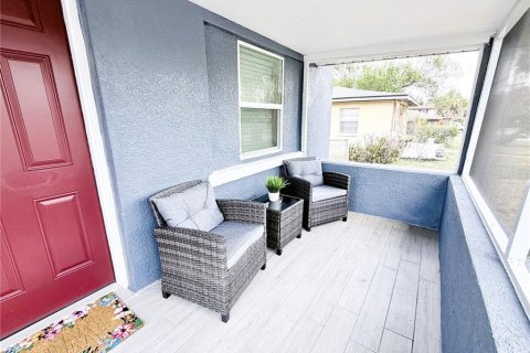 House in Lakeland, Florida 2 bedrooms, 97.55 sq.m. № 2123036 - photo 2