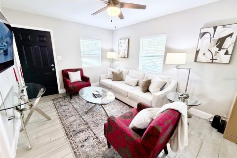 House in Lakeland, Florida 2 bedrooms, 97.55 sq.m. № 2123036 - photo 4