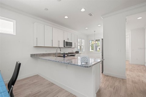 House in DeLand, Florida 2 bedrooms, 153.38 sq.m. № 1540084 - photo 9