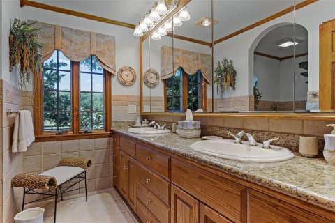 House in De Leon Springs, Florida 4 bedrooms, 425.77 sq.m. № 1653929 - photo 22