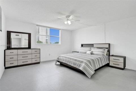Condo in Hollywood, Florida, 2 bedrooms  № 2065286 - photo 30