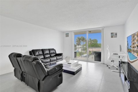 Condo in Hollywood, Florida, 2 bedrooms  № 2065286 - photo 21