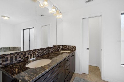 Condominio en alquiler en Sarasota, Florida, 3 dormitorios, 207.36 m2 № 1908934 - foto 17