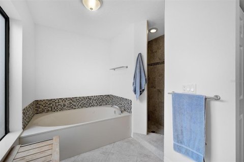 Condominio en alquiler en Sarasota, Florida, 3 dormitorios, 207.36 m2 № 1908934 - foto 18