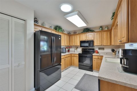 House in Sun City Center, Florida 2 bedrooms, 168.25 sq.m. № 2199833 - photo 3