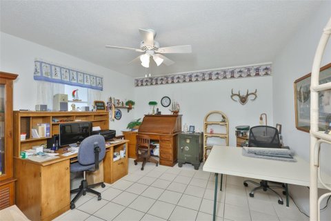 House in Sun City Center, Florida 2 bedrooms, 168.25 sq.m. № 2199833 - photo 15