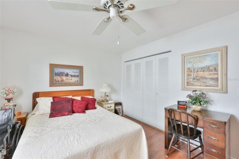 House in Sun City Center, Florida 2 bedrooms, 168.25 sq.m. № 2199833 - photo 19