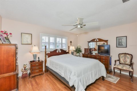 House in Sun City Center, Florida 2 bedrooms, 168.25 sq.m. № 2199833 - photo 16