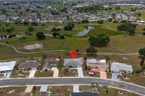 House in Sun City Center, Florida 2 bedrooms, 168.25 sq.m. № 2199833 - photo 30
