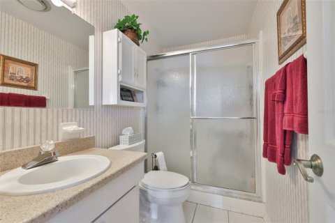 House in Sun City Center, Florida 2 bedrooms, 168.25 sq.m. № 2199833 - photo 17