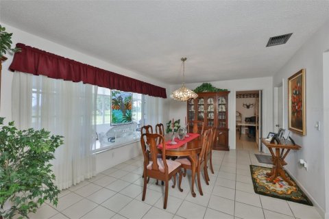 House in Sun City Center, Florida 2 bedrooms, 168.25 sq.m. № 2199833 - photo 10
