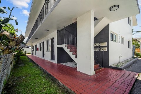 Снять в аренду виллу или дом в Майами, Флорида 3 спальни, 90.86м2, № 1984698 - фото 21