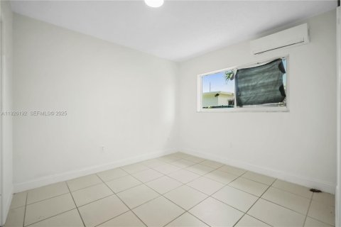 Снять в аренду виллу или дом в Майами, Флорида 3 спальни, 90.86м2, № 1984698 - фото 11