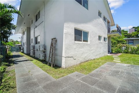 Снять в аренду виллу или дом в Майами, Флорида 3 спальни, 90.86м2, № 1984698 - фото 17