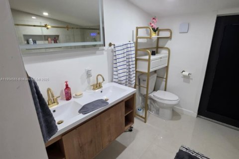 Villa ou maison à vendre à Miramar, Floride: 3 chambres, 97.36 m2 № 1955967 - photo 10