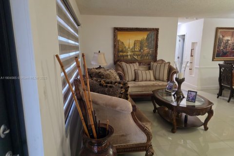 Villa ou maison à vendre à Miramar, Floride: 3 chambres, 97.36 m2 № 1955967 - photo 7