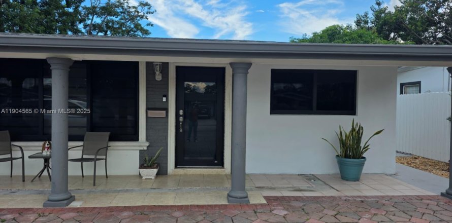 Villa ou maison à Miramar, Floride 3 chambres, 97.36 m2 № 1955967