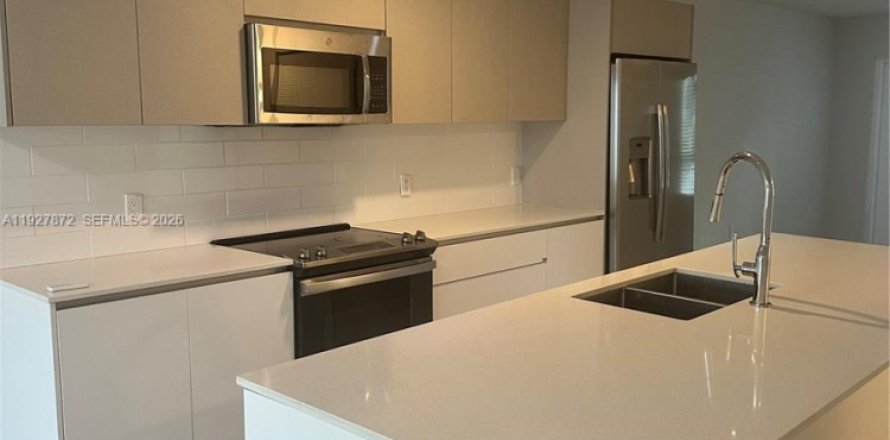 Condo à Miami, Floride, 3 chambres  № 2004019